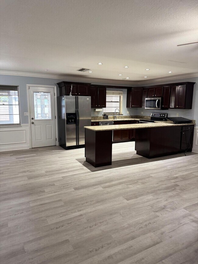 Building Photo - 7709 1st Terrace