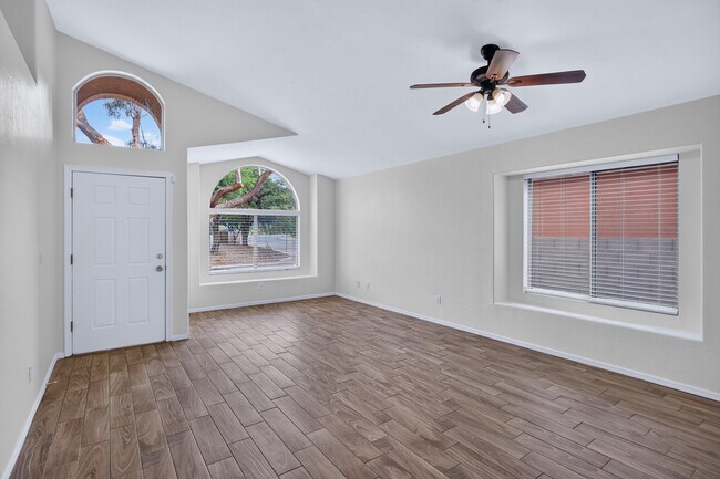 Building Photo - 8998 E Laurie Ann Dr