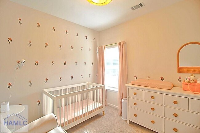 Building Photo - 1560 Arnall Dr