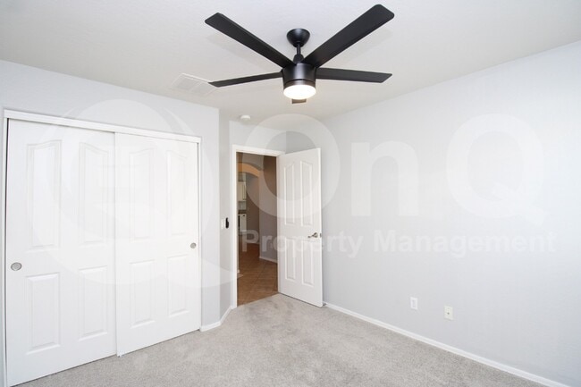 Building Photo - 45588 W Tulip Ln