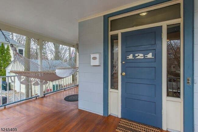 Building Photo - 121 Midland Ave