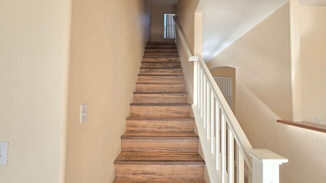 Building Photo - 2 story, 2 car garage, 4 bedroom, All appliances. move in ready home !