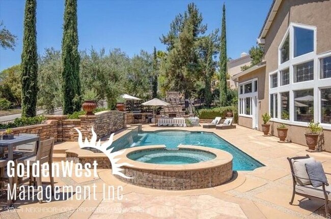 Building Photo - Luxurious 4Bdm 3Ba Escondido Estate with R...