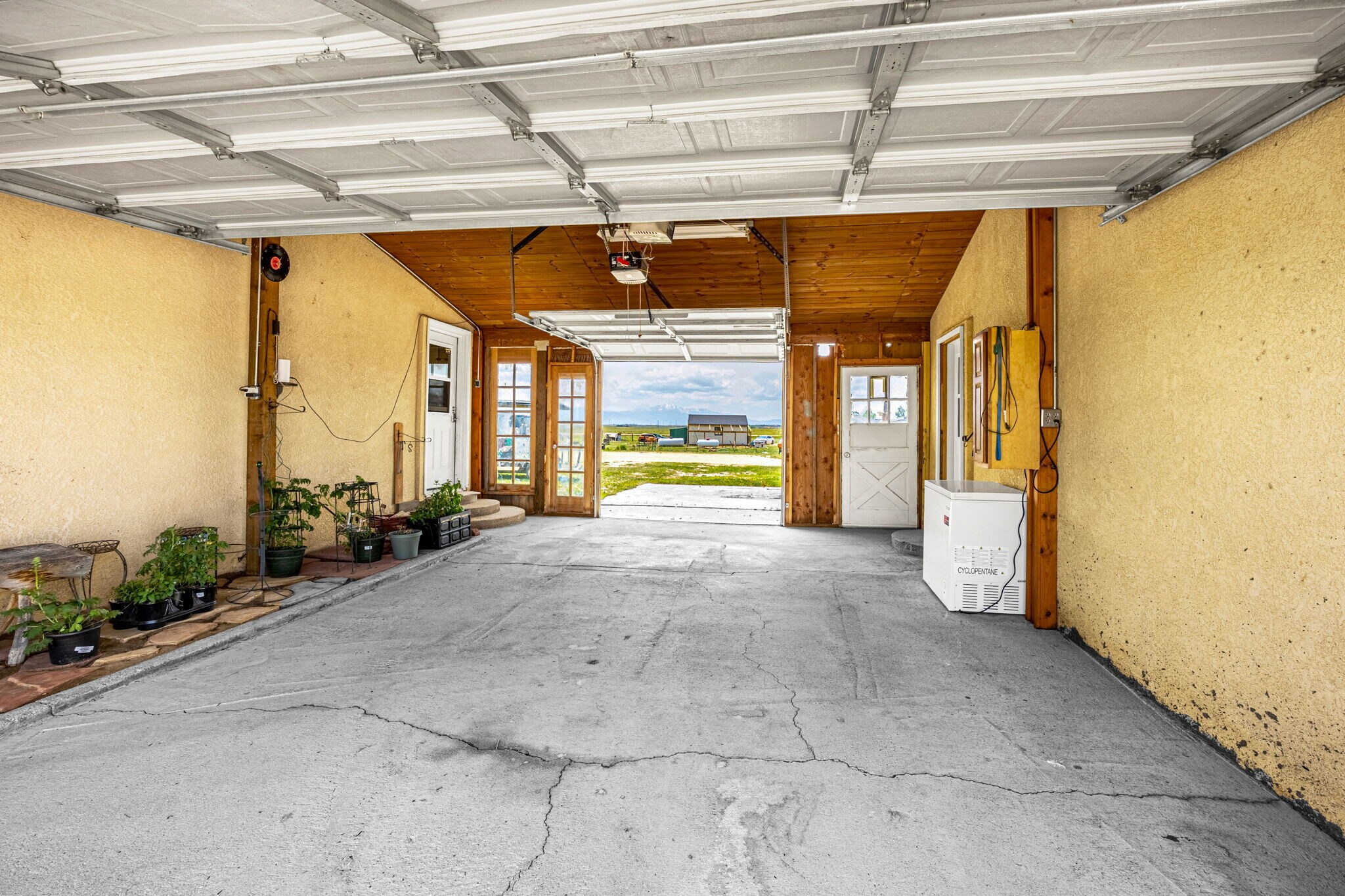 Building Photo - 5750 Whipshaw Rd
