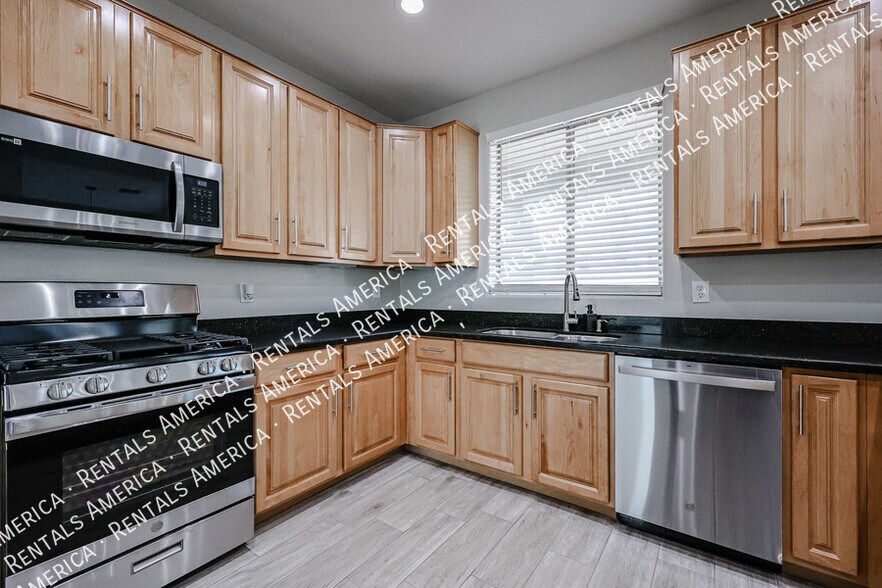 Building Photo - 43232 Wallner Dr