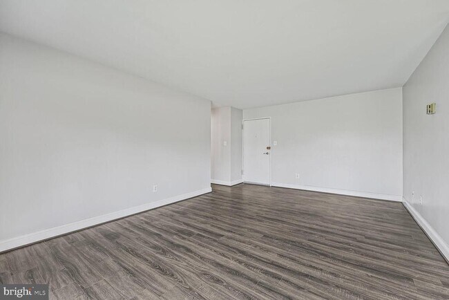 Building Photo - 1001 Chillum Rd