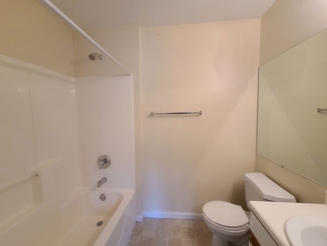 Building Photo - 4 Bedroom, 4 Bath in Star City - SHORT TERM LEASE, Now to 7/24/26