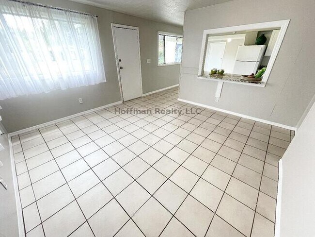 Building Photo - 3-Bed, 1-Bath, South Tampa Home