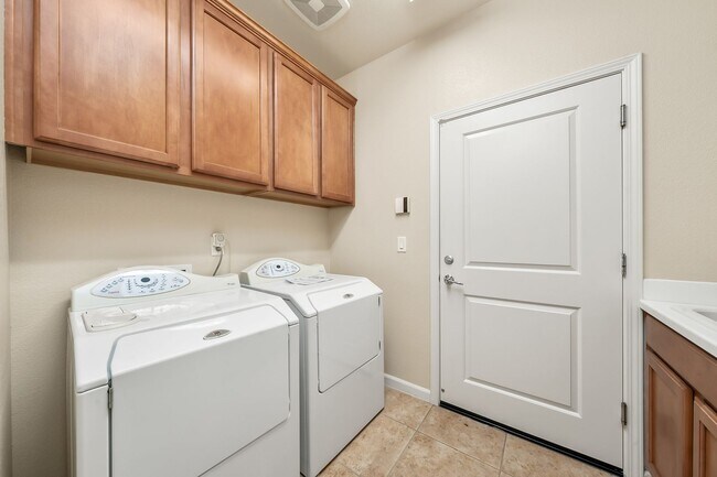 Building Photo - 7405 Rothschild Ct