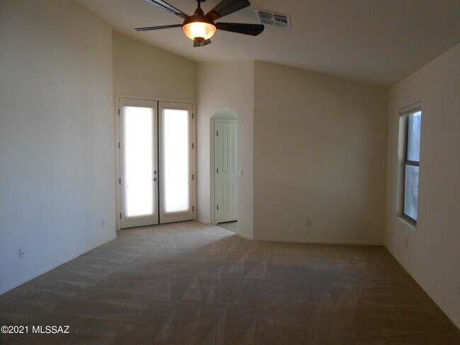Building Photo - 14048 E Fairway Bluff Ct