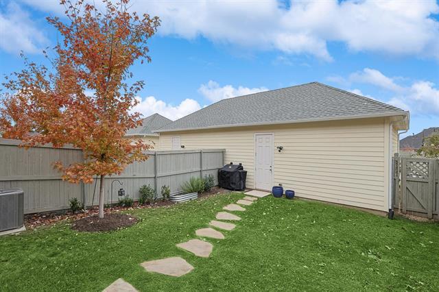 Building Photo - 1008 Redbrick Ln