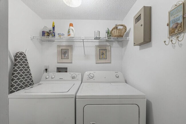 Building Photo - 890-A1A A1A Beach Blvd