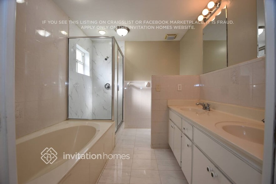 Building Photo - 15290 SW 51st St