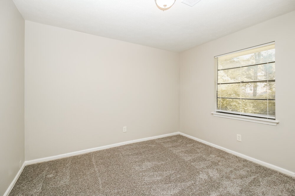 Building Photo - 9050 Spillers Dr SW