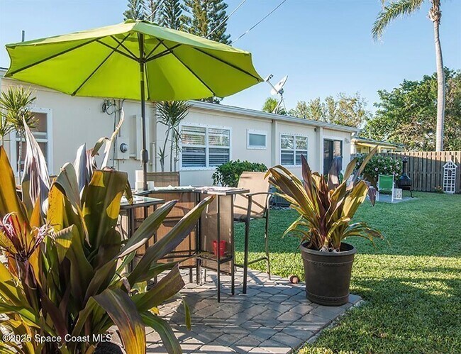 Building Photo - 1550 4th Ave