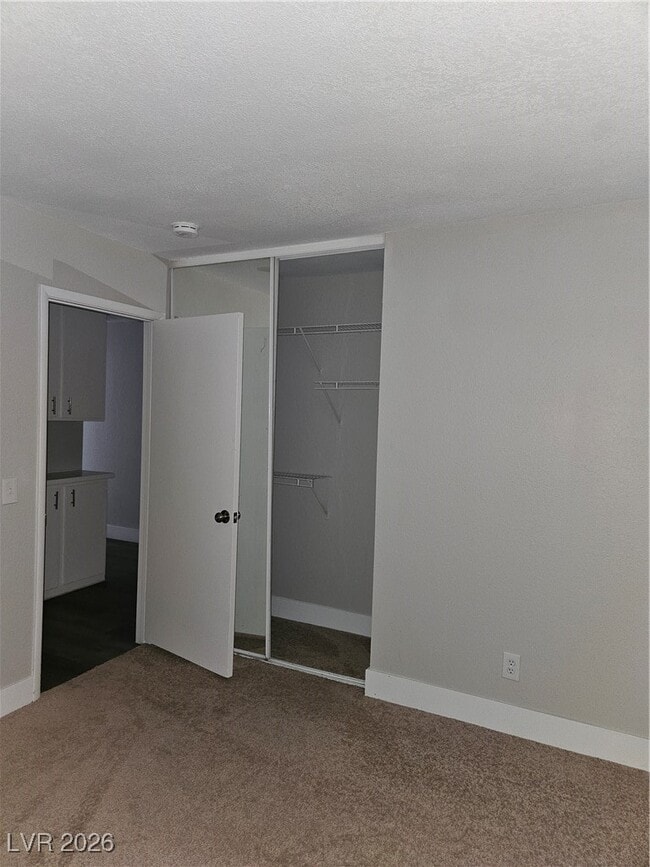 Building Photo - 6764 Groveview Ln