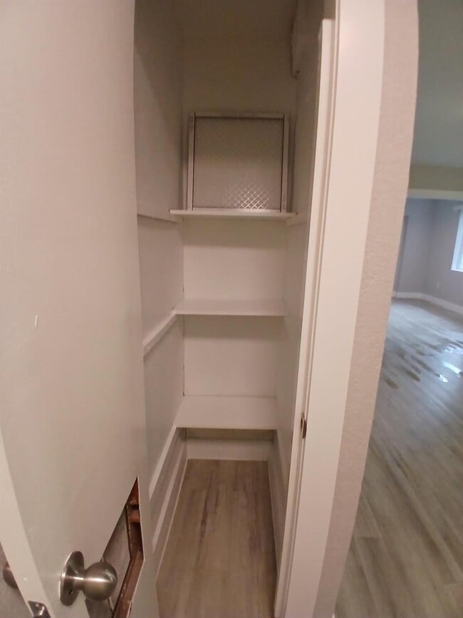 Building Photo - 1320 NE 146th St