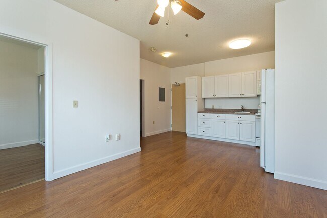 Building Photo - Plantation Town Apartments #112