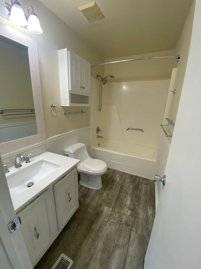 Building Photo - Beach Happy! Spacious Townhome "ASK ABOUT ...