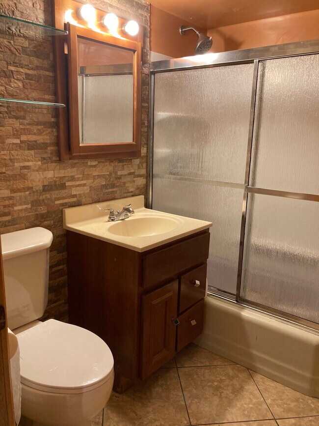 Bathroom with Ceramic Walls! - 520 N Wolf Rd
