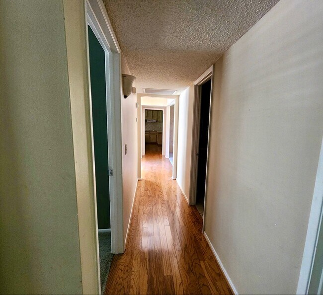 Building Photo - 43757 Albeck Ave