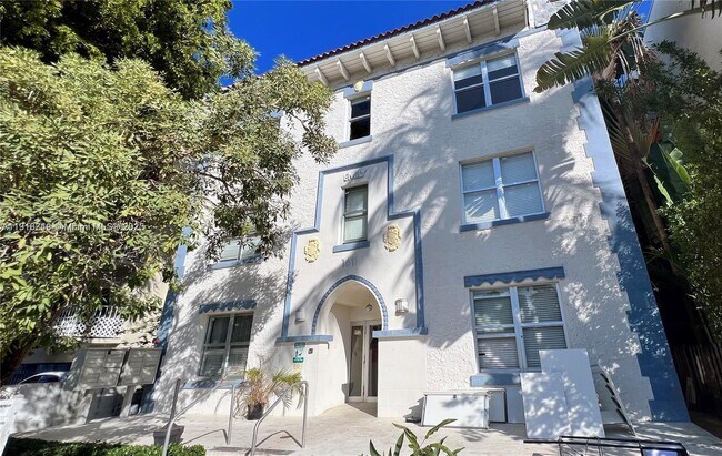 Primary Photo - 1611 Meridian Ave