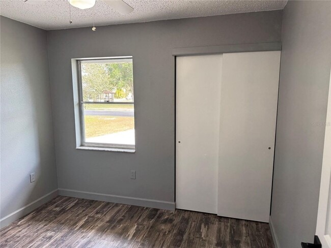 Building Photo - 3Br/1Ba Pet Friendly With Large Fenced Back Yard