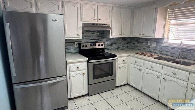 Building Photo - 108 W Capricorn Dr