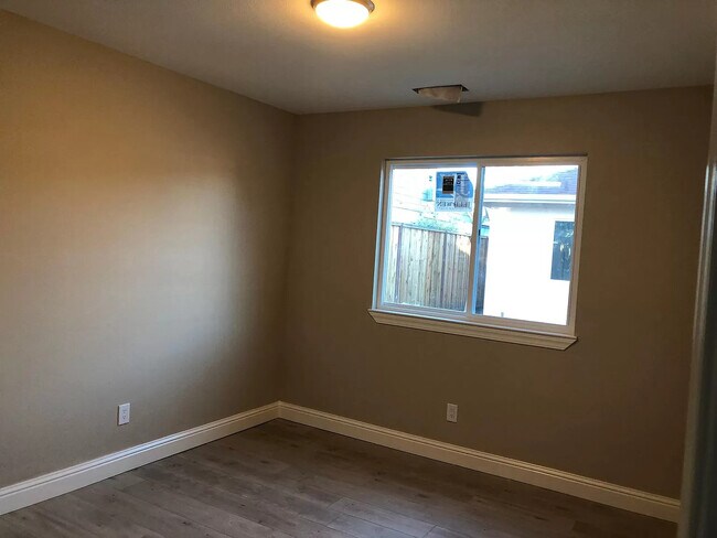Building Photo - 181 Cleaves Ave, Unit 2
