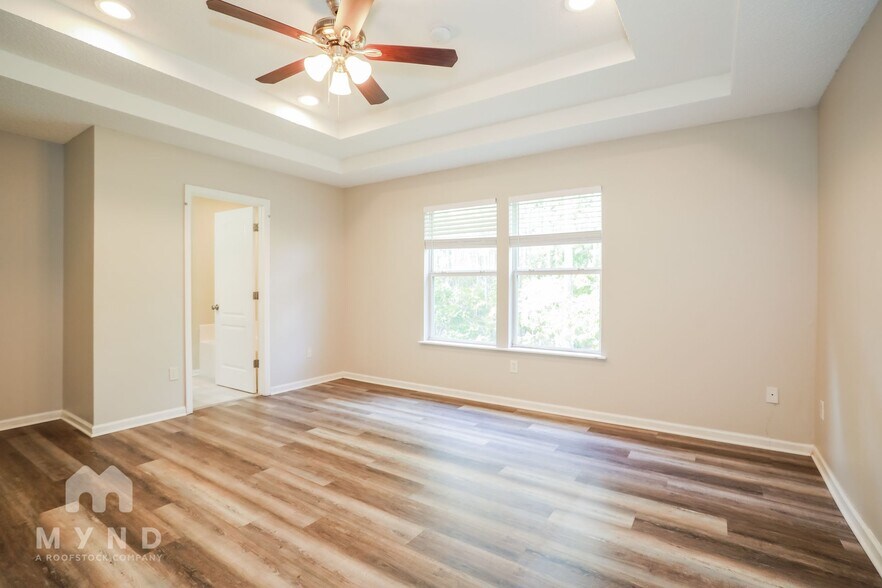 Building Photo - 7032 Beekman Lake Dr