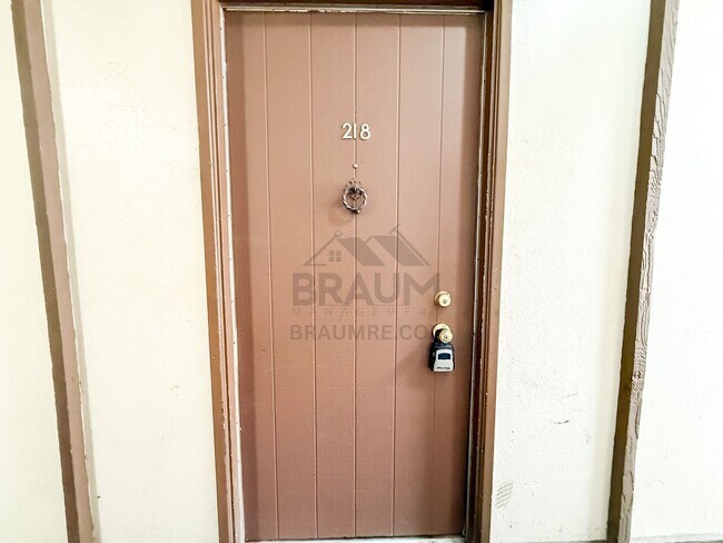 Building Photo - 5461 Kester Ave