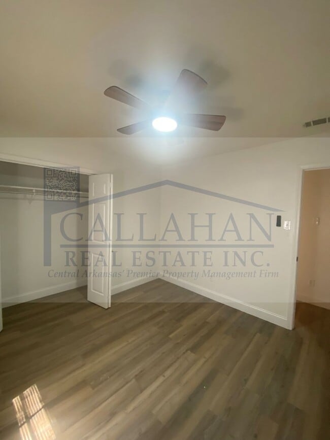 Building Photo - Southwest LR 4 Bedroom Home