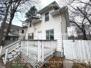 Building Photo - Spacious 2-Bed Home with Backyard & Natura...