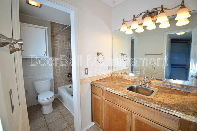 Building Photo - 673 E 134th St