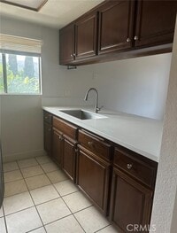Building Photo - 609 S Meyler St