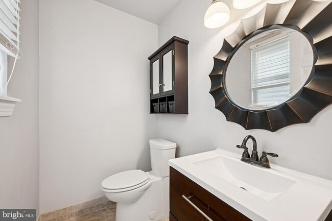 Building Photo - 5806 Red Haven Dr