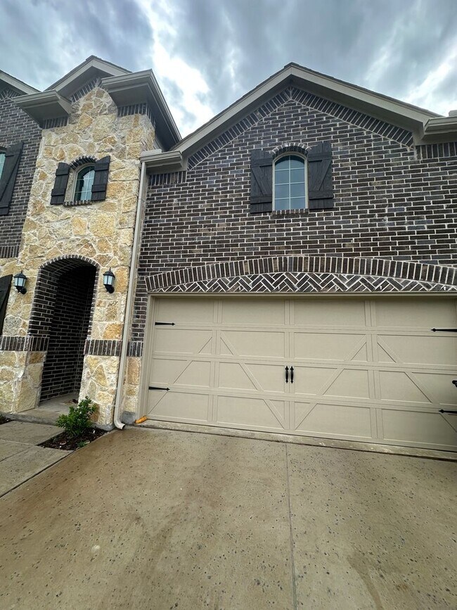 Building Photo - Stunning 4BR House in Little Elm