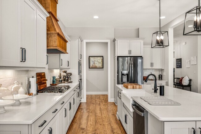 Building Photo - Spacious 4BR Home with Office & Covered Porch in Chapel Ridge