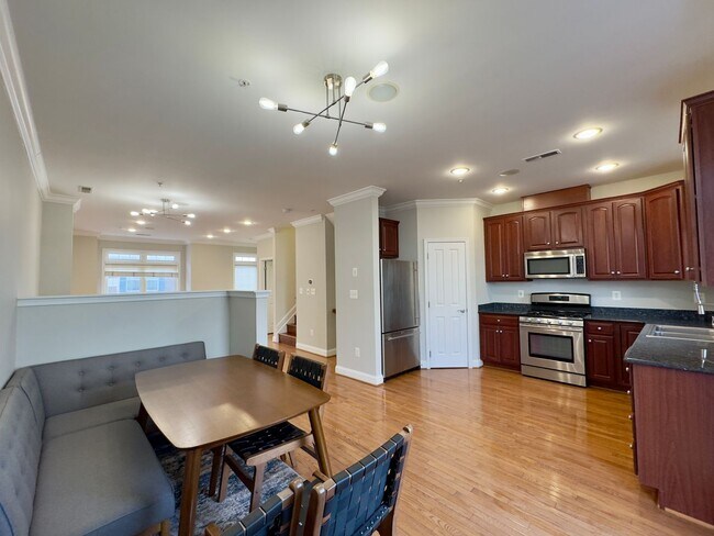 Building Photo - Charming 4 Bedroom/3.5 Bathroom Townhome with In-Unit Laundry in Pigtown, Baltimore, MD!