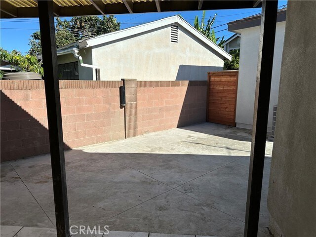 Building Photo - 10742 Dorothy Ave