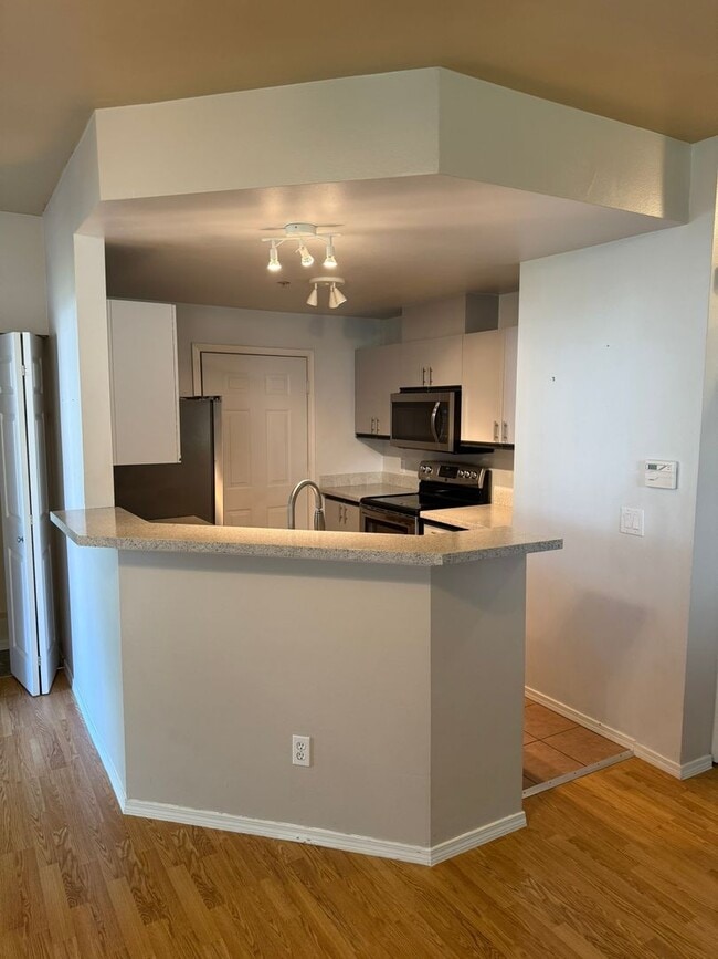 Building Photo - 2Bd/2Ba Kent Condo