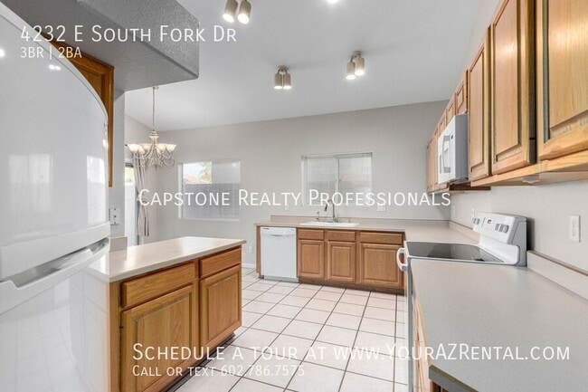 Building Photo - 4232 E South Fork Dr