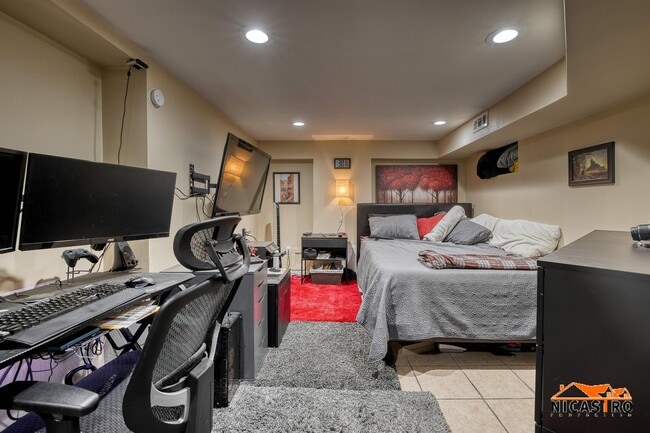 Building Photo - 245 Collins Ave