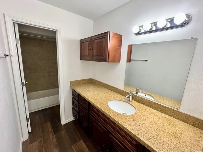 Building Photo - 16039 Bear Hill Dr