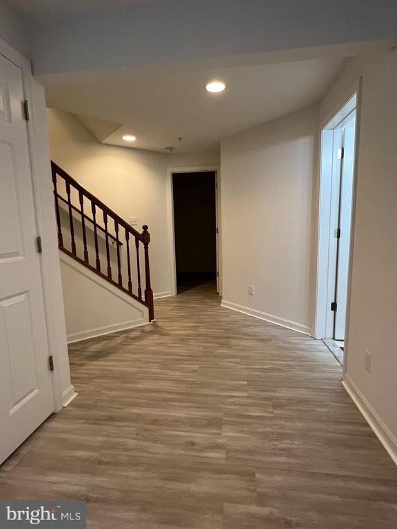 Building Photo - 7300 Rocky Creek Dr