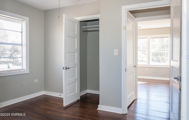 Building Photo - 104 Bingham Ave