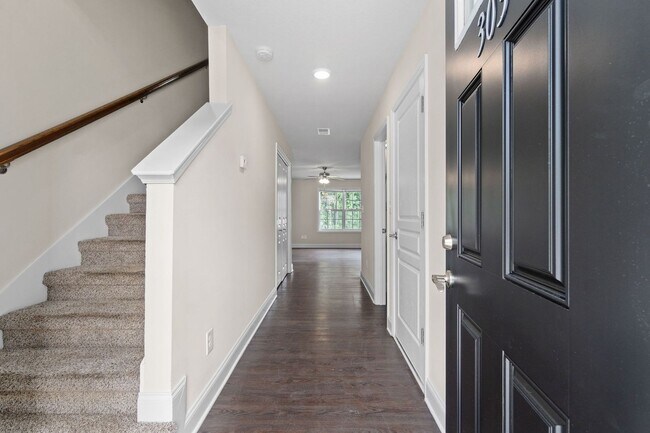 Interior Photo - 1552 Tylertown Rd