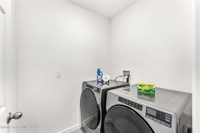 Building Photo - 2309 Jupiter Blvd SW