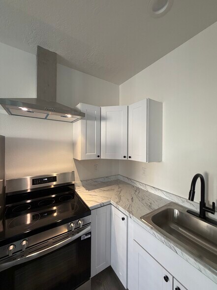 Building Photo - 1528 Wilford Ave