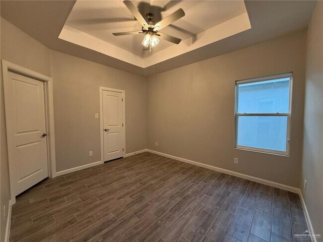 Building Photo - 808 Dove Ave